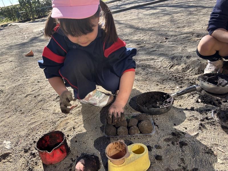 泥団子づくり🍡